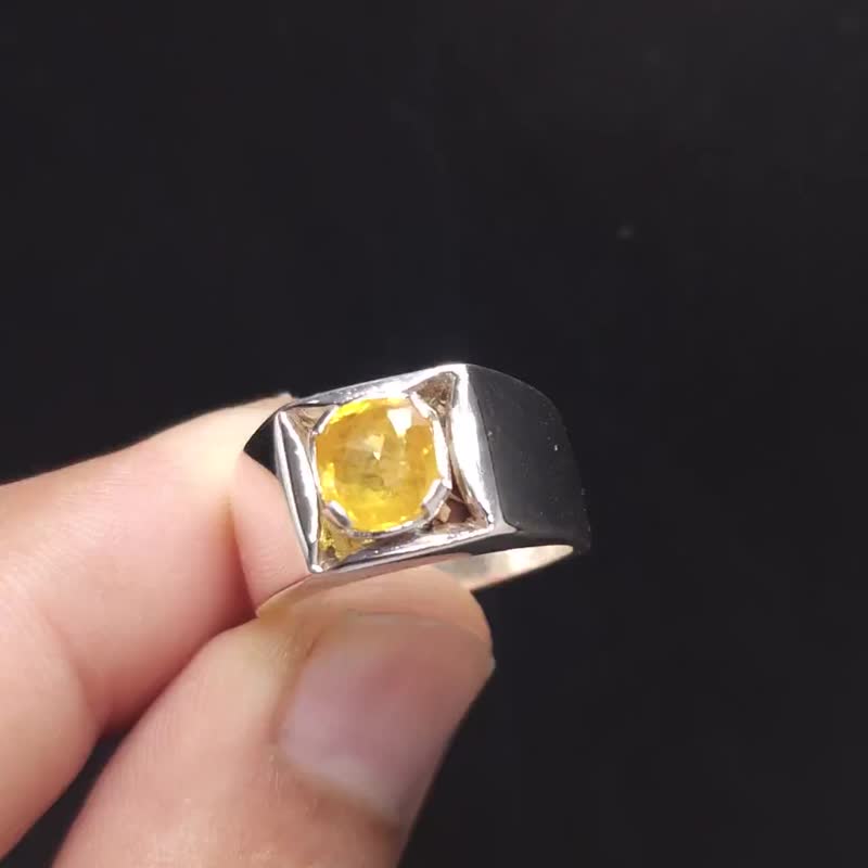 男士纯天然黄色蓝宝石戒指，925纯银戒指，男士徽章戒指 - 戒指 - 宝石 黄色