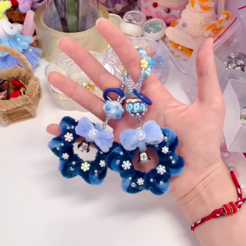 原創祈願花環掛件 - 胸针 - 其他材质 蓝色