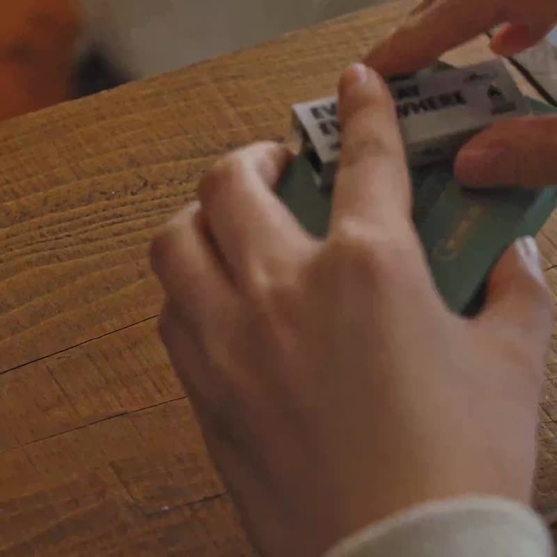 韩国 Collins 铁盒装线香 70 支 - Fluffy Pillow | 温和木质调 - 香薰/精油/线香 - 其他材质 黄色