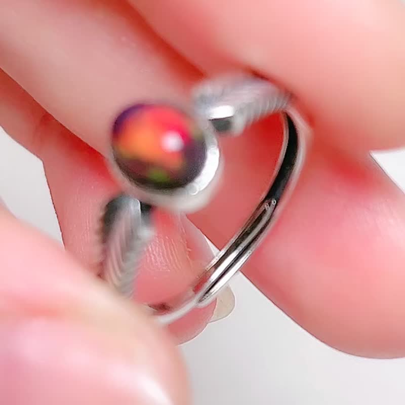细致羽毛 流星光束黑欧泊戒指 / 蛋白石 / 925纯银 / Opal - 戒指 - 宝石 红色