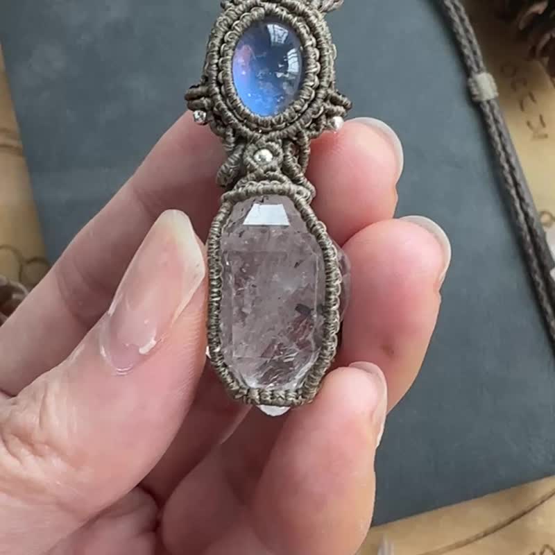 N1205 民族风蜡线编织 月亮石 闪灵钻 银珠项链 (可调长度) - 项链 - 宝石 灰色