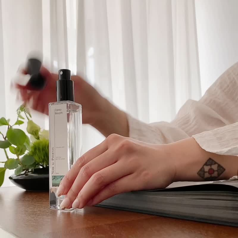 深呼吸专注精油水晶喷雾50ml 茉莉 榄香脂 岩兰草 - 香薰/精油/线香 - 精油 透明