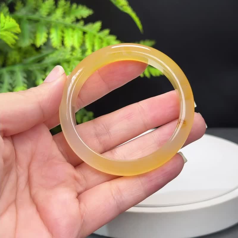 精品 渐变浅金玛瑙手镯 51+MM 冰润起光飘花金玉髓手环 激励招财 - 手链/手环 - 半宝石 金色