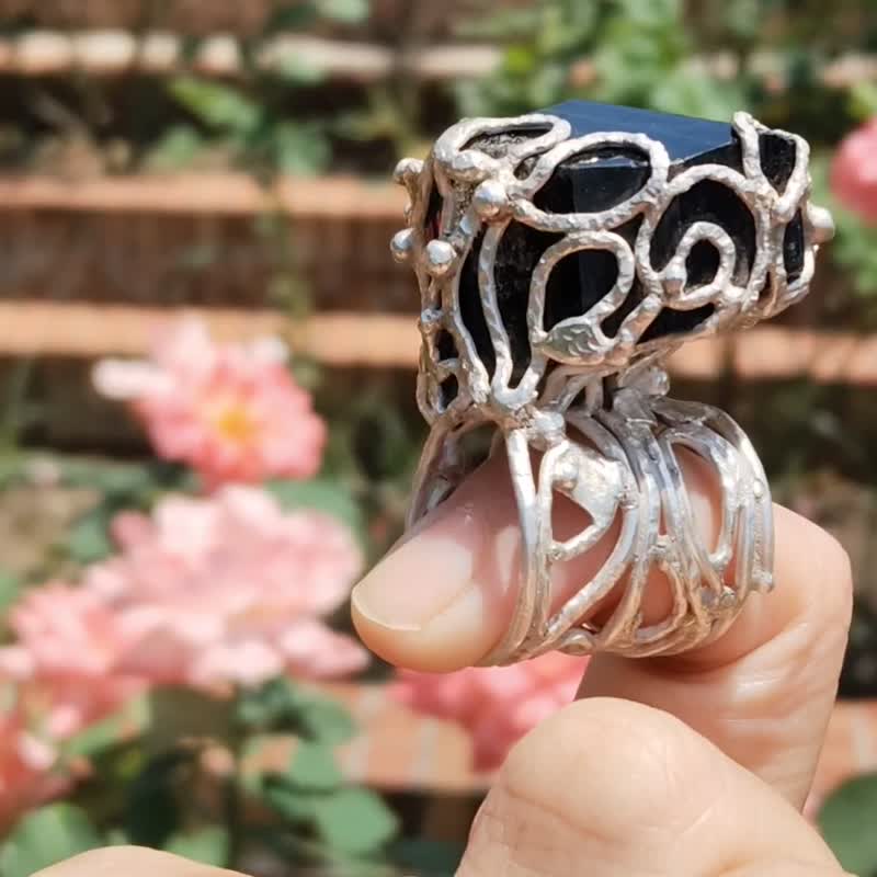 黑碧玺原矿手工银戒 纯银戒指~力~ Black Tourmaline Silver Ring - 戒指 - 纯银 