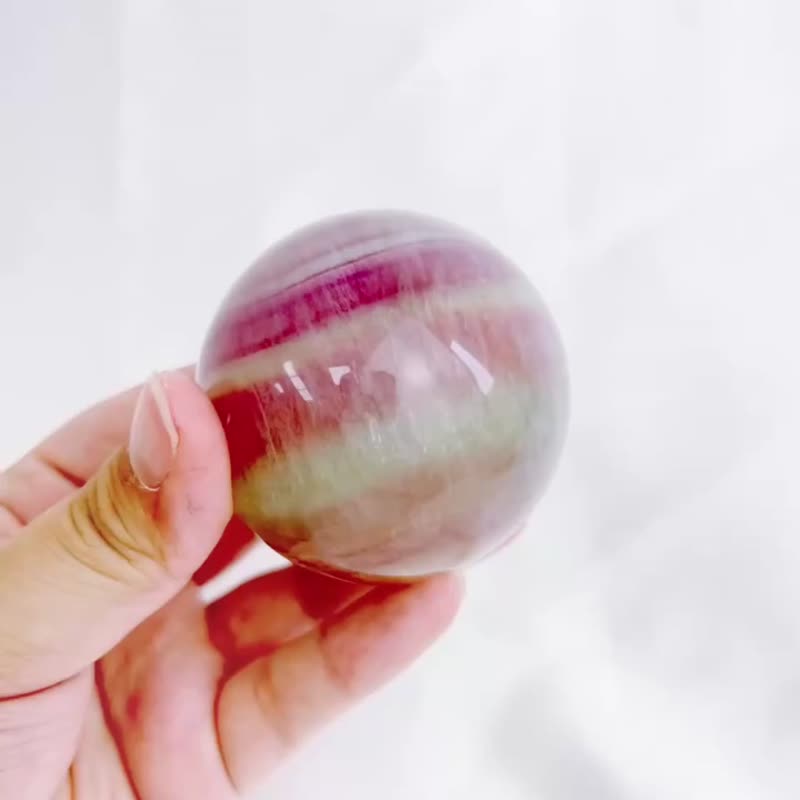 萤石球 5.5cm 环状千层 糖果色 星空光 丝质 紫萤石 绿萤石 - 摆饰 - 水晶 多色