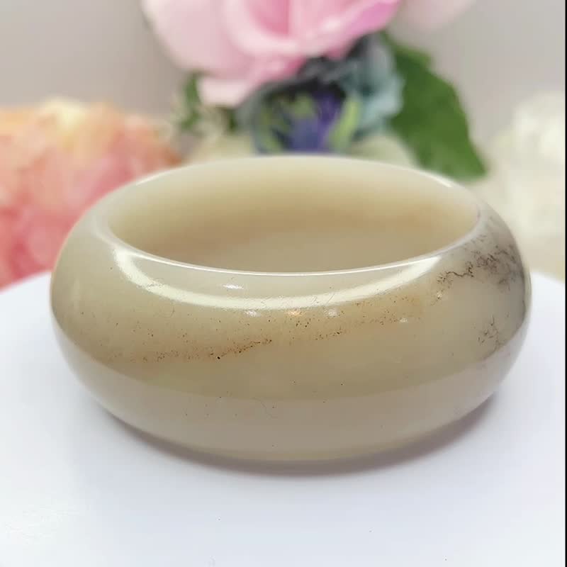 NO.42独特草花宽版轮胎手镯 发财树带金沙58MM 草花镯 佘太翠玉镯 - 手链/手环 - 玉石 多色