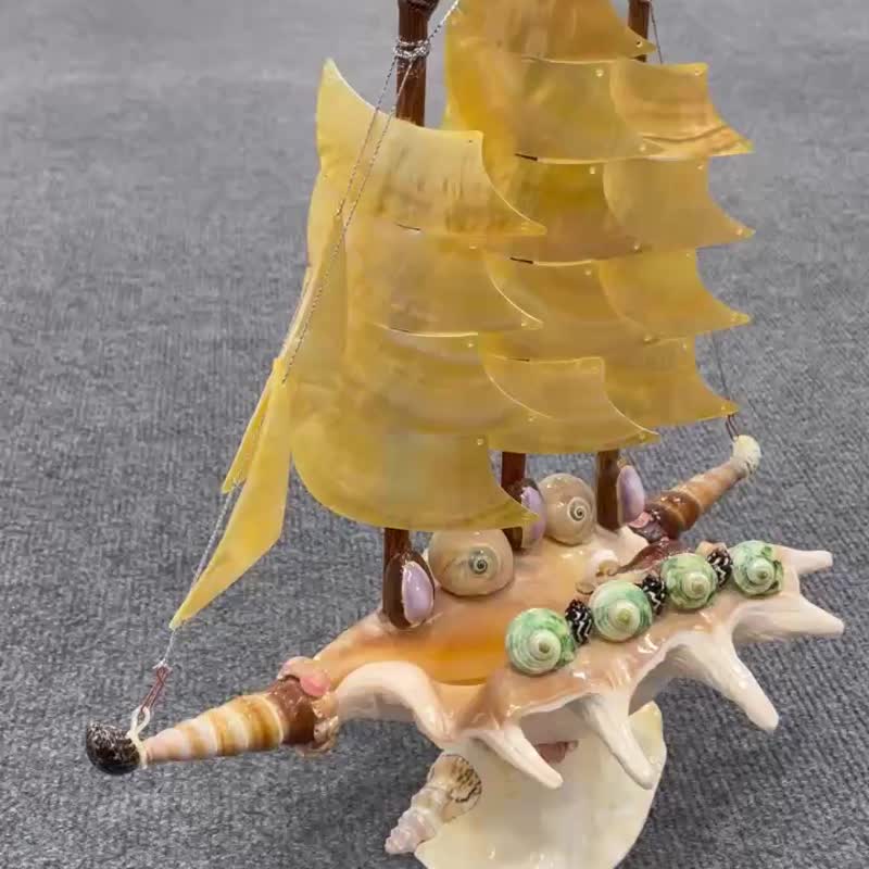 海洋小舟－再生贝壳与藤编手工装饰 - 玩偶/公仔 - 贝壳 金色