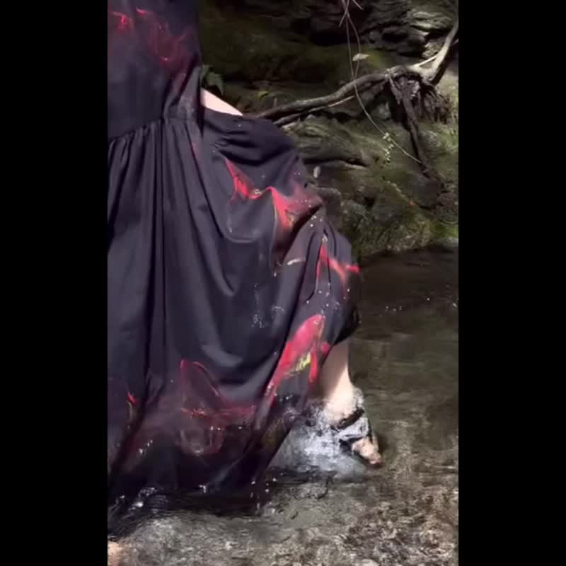 美丽金鱼艺术 原创手绘 可居家水洗宽松设计纯棉夏日洋装 - 洋装/连衣裙 - 棉．麻 黑色