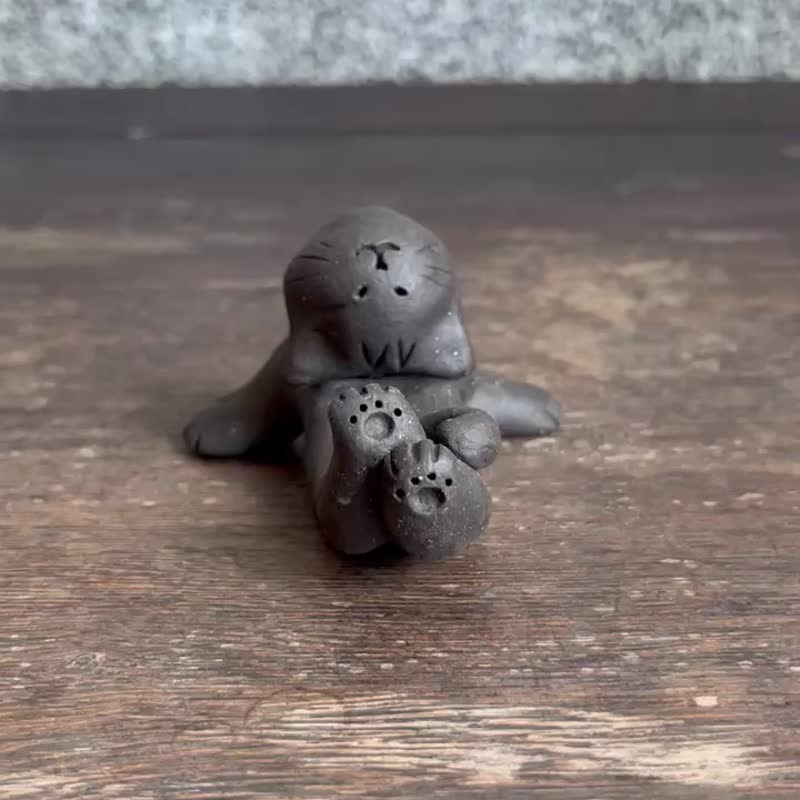 海狮猫猫 / 陶偶 / 筷架 / 矿座 - 摆饰 - 陶 黑色