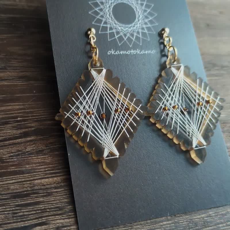 加点甜的咖啡 | 大尺寸菱形绢丝耳环/耳夹 | 百搭大地色系 - 耳环/耳夹 - 丝．绢 咖啡色