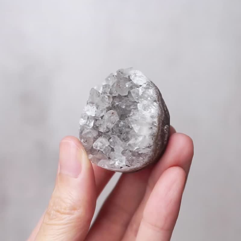 拇指白水晶蛋 // 净化 平静 // 水晶蛋 水晶摆饰 赠底座 - 摆饰 - 水晶 