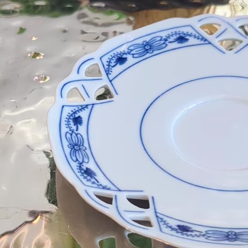 布拉格高堡精雕茶杯盘 -15.5CM / 限量手工珍藏精品 / 母亲节礼盒 - 咖啡壶/周边 - 瓷 白色