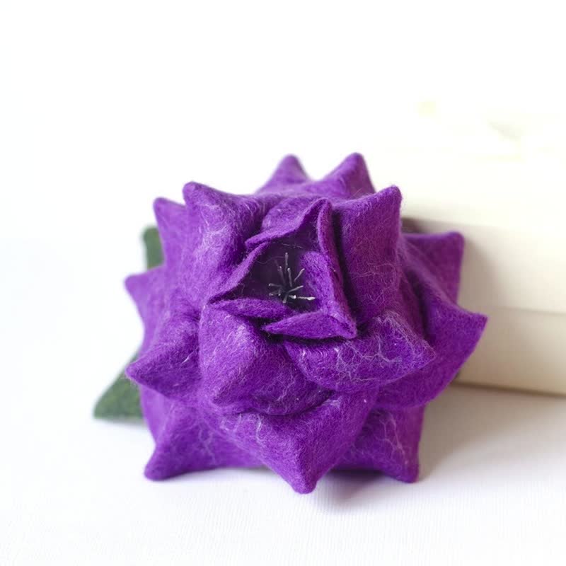 Handmade Purple Rose Brooch Felted Rose Brooch - 胸针 - 羊毛 紫色