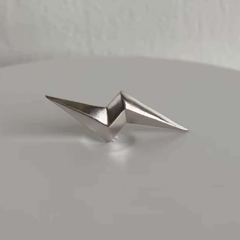 Lightning pin brooch - 胸针 - 纯银 