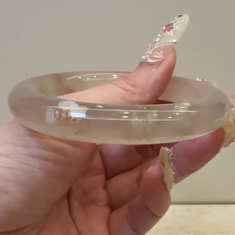 樱花玛瑙手镯 玛瑙手镯高级烟灰高冰底成形花蒲公英小清新圈口55 - 手链/手环 - 玉石 