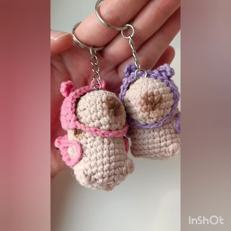 对钩针水豚毛绒包钥匙扣汽车钥匙包迷你水豚 - 钥匙链/钥匙包 - 棉．麻 粉红色