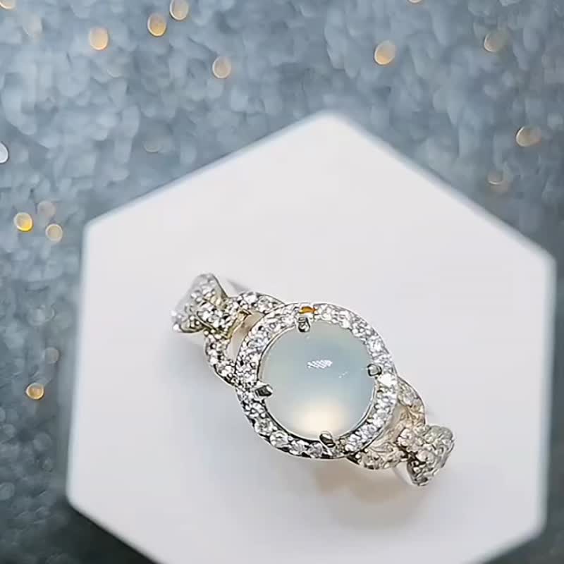 |白刚美人|缅甸A货翡翠冰玻白刚蛋面6.7mm纯银镀18k豪镶戒指 - 戒指 - 玉石 