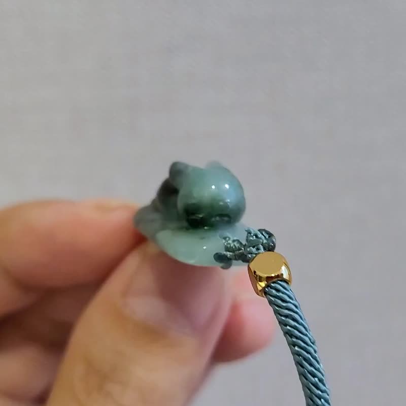 亲翠 天然翡翠 冰绿飘花趴趴兔牌手环 | C | 生肖 兔 - 手链/手环 - 玉石 多色