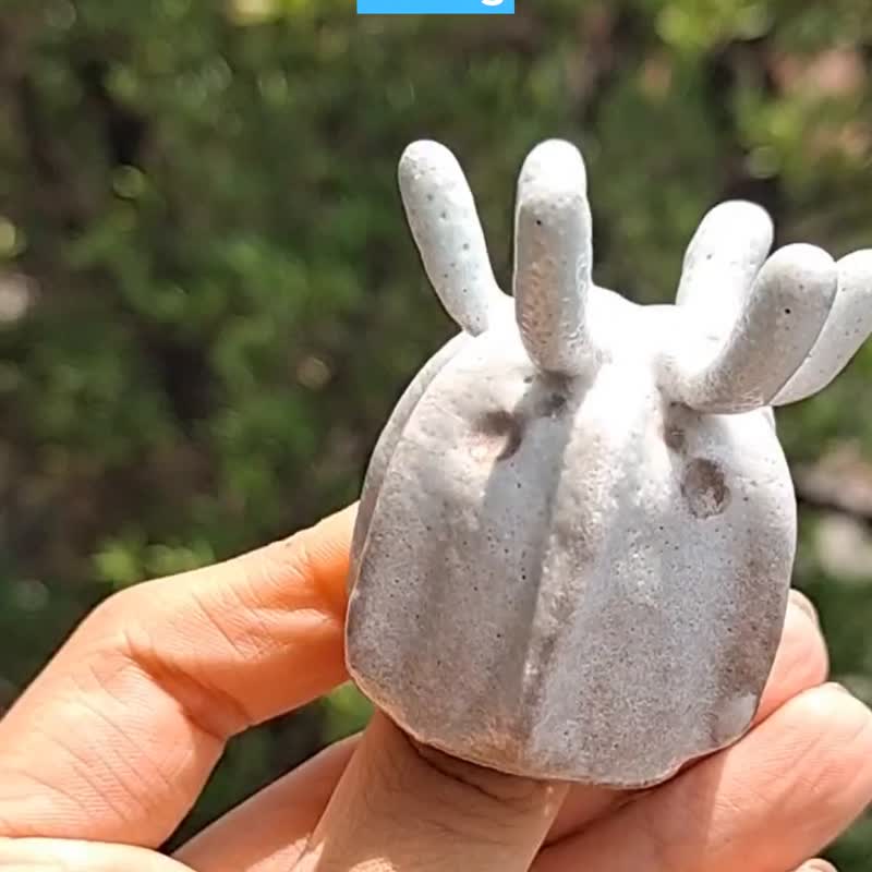 【陶瓷手捏】薰香座/香插–迷你多肉情绪动物 - 香薰/精油/线香 - 陶 绿色