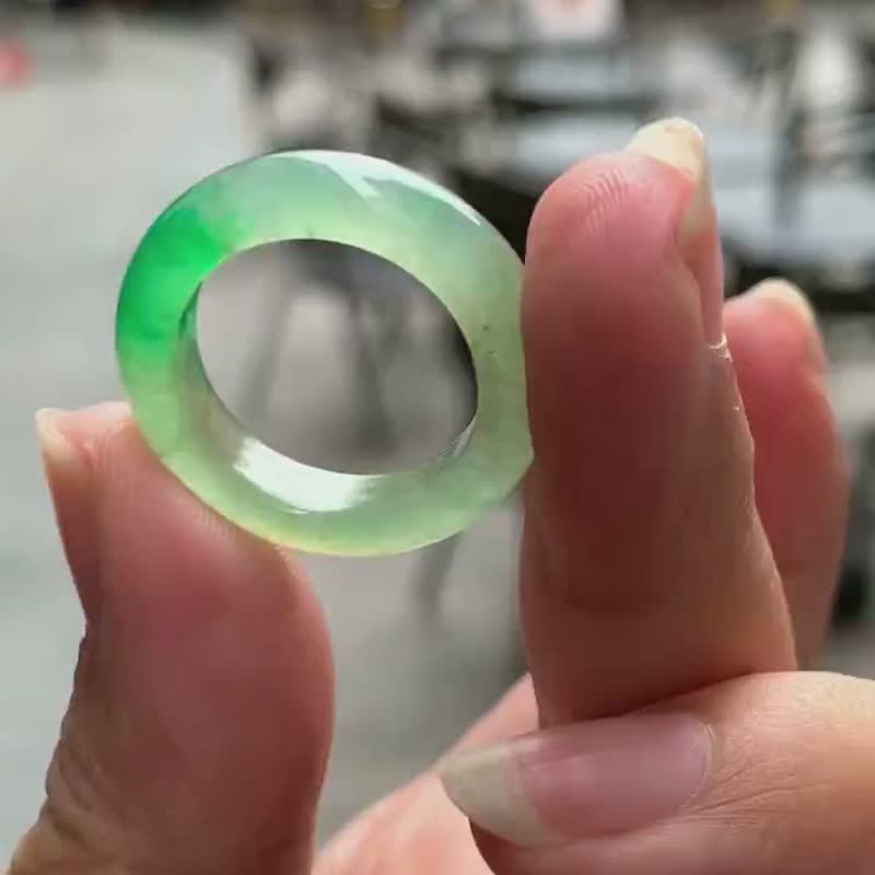 冰种翡翠 缅甸A玉 玉班指 披指 指环 • 冰种阳绿荧光翡翠戒指 - 戒指 - 玉石 绿色