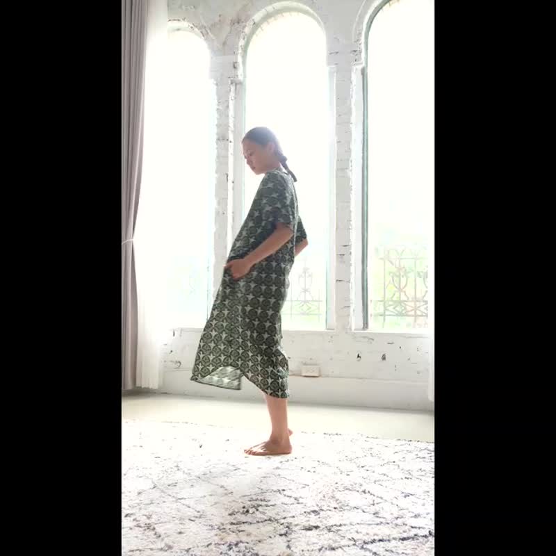 印度盖染钥匙领洋装 / 巴里纱 靛蓝森林 - 洋装/连衣裙 - 棉．麻 蓝色