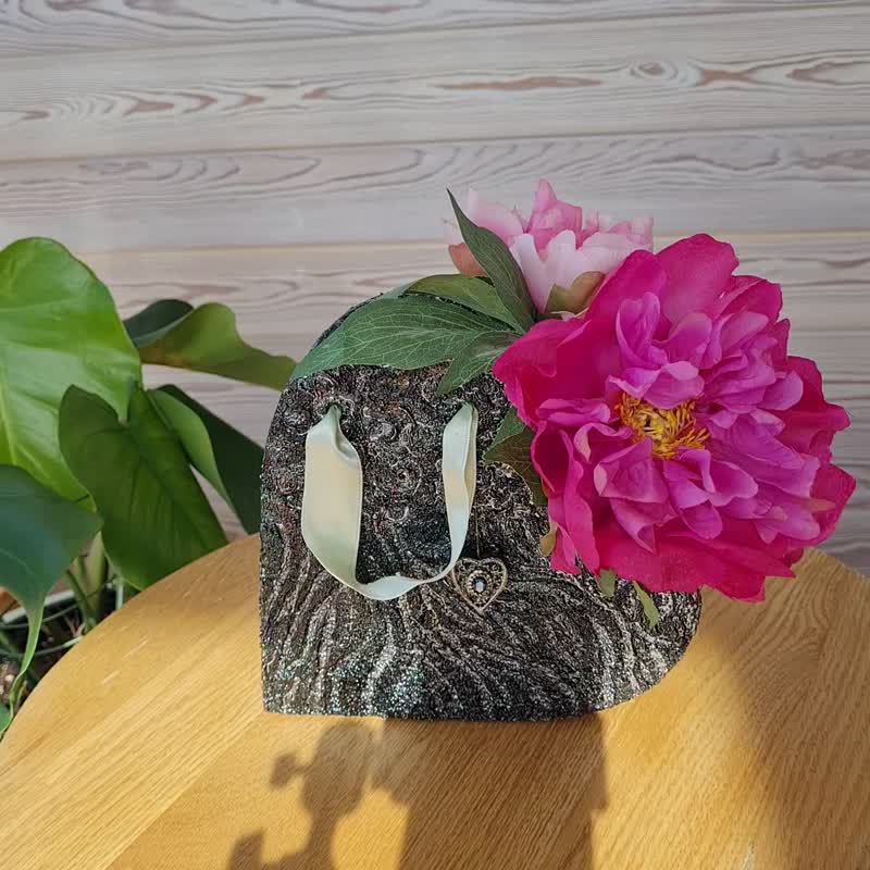 手工制作的黑色木花瓶，配有人造花 桌子、架子的独特装饰 - 干燥花/捧花 - 木头 黑色