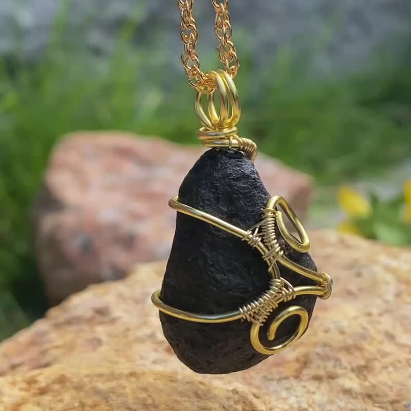 【辟邪水晶】黑陨石天然原石项链 / 可定制手作 - 吊饰 - 水晶 黑色