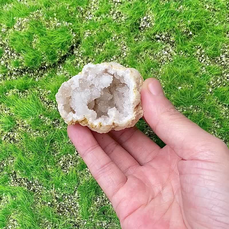 招财改运-天然原矿玛瑙小小白晶洞 小晶洞  消磁 疗愈 能量 开运 - 其他 - 水晶 多色