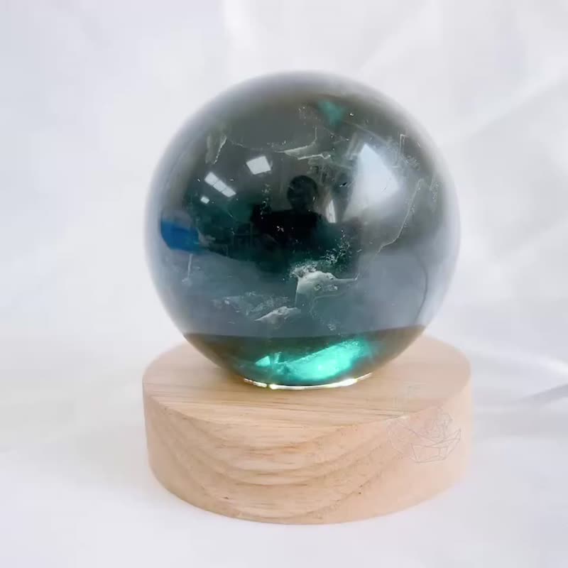 萤石球 7.2cm海洋之星 深邃  镶嵌在暗中的宝石 蓝萤石 绿萤石 - 摆饰 - 水晶 多色