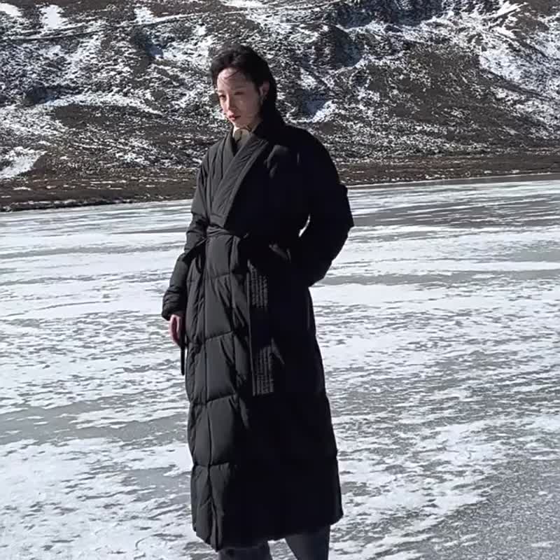 【高原日光的暖】 新中式復古藏装 长款羽绒服 - 女装上衣 - 其他材质 黑色