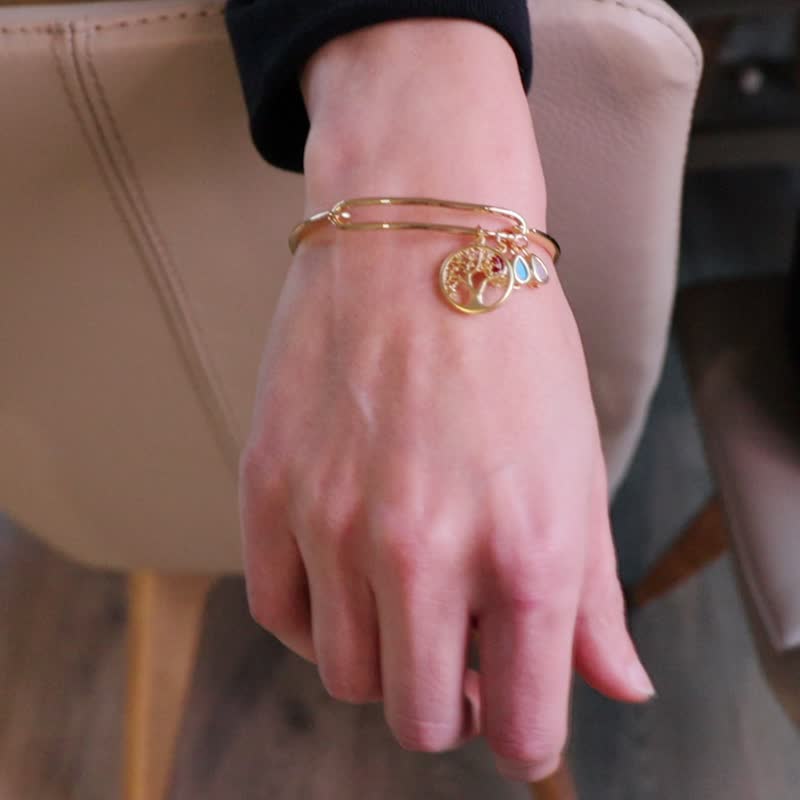 金色生命树诞生石手链｜订制家人纪念饰品｜精致诞生石缀饰手链 - 手链/手环 - 铜/黄铜 金色