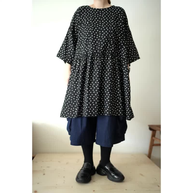 软软的黑白点点短版小洋装 - 洋装/连衣裙 - 棉．麻 黑色