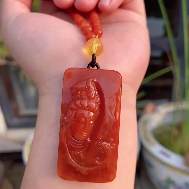 精品四川南红吊坠观音大士 满肉柿子红 点缀蜜蜡莲花珠 - 吊饰 - 水晶 