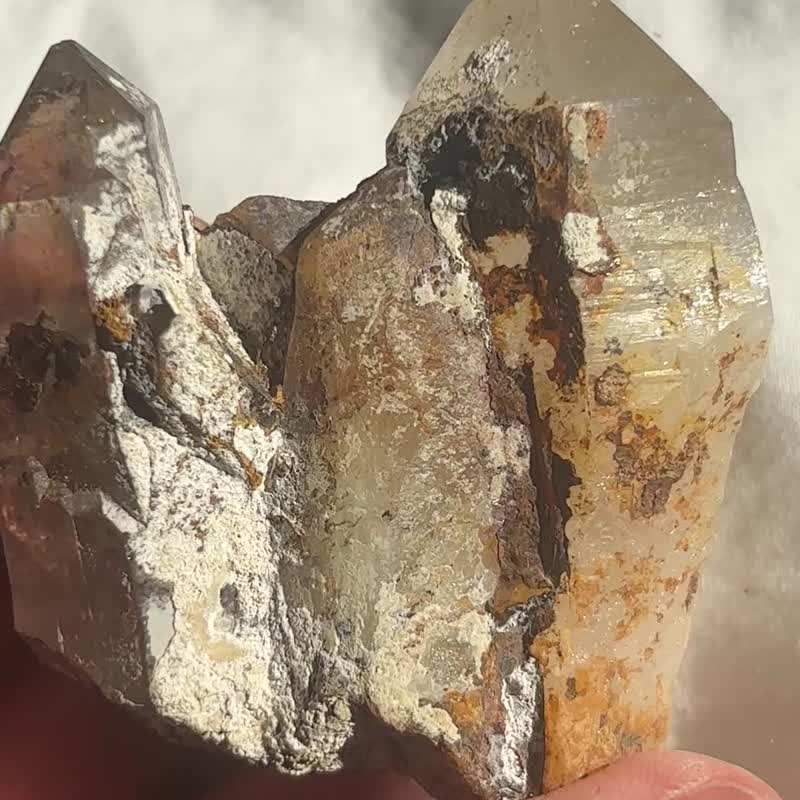 黄金 西藏 星光 城堡 彩虹 白水晶簇 白晶 水晶原矿 天然原石 - 摆饰 - 水晶 金色