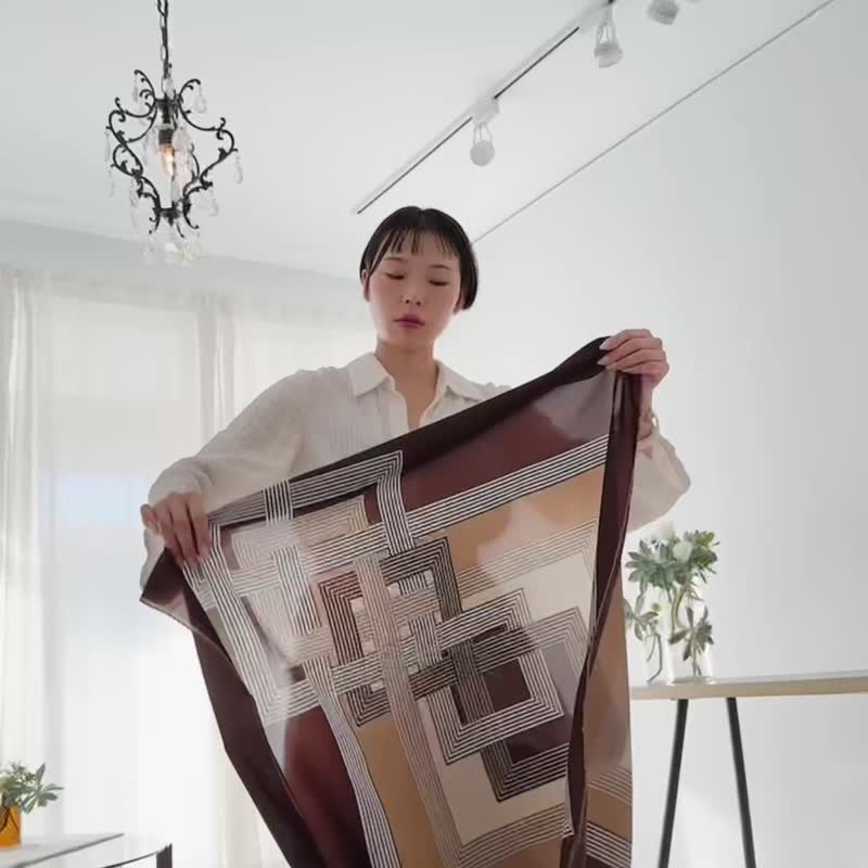 深咖啡菱纹古董丝巾 - 丝巾 - 聚酯纤维 咖啡色