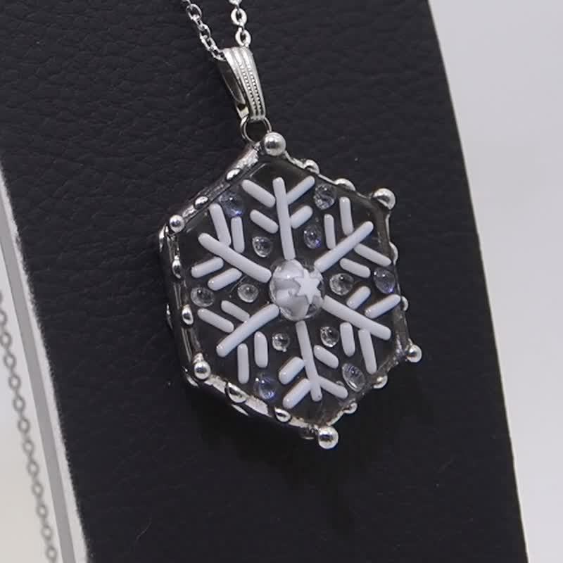 雪花结晶 玻璃坠饰 - 项链 - 玻璃 白色