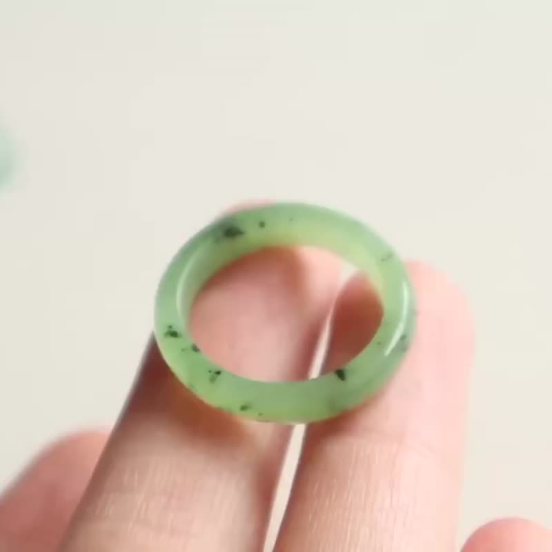 天然和田玉碧玉戒指指环猕猴桃戒指果绿色颜色美内径18mm - 戒指 - 玉石 