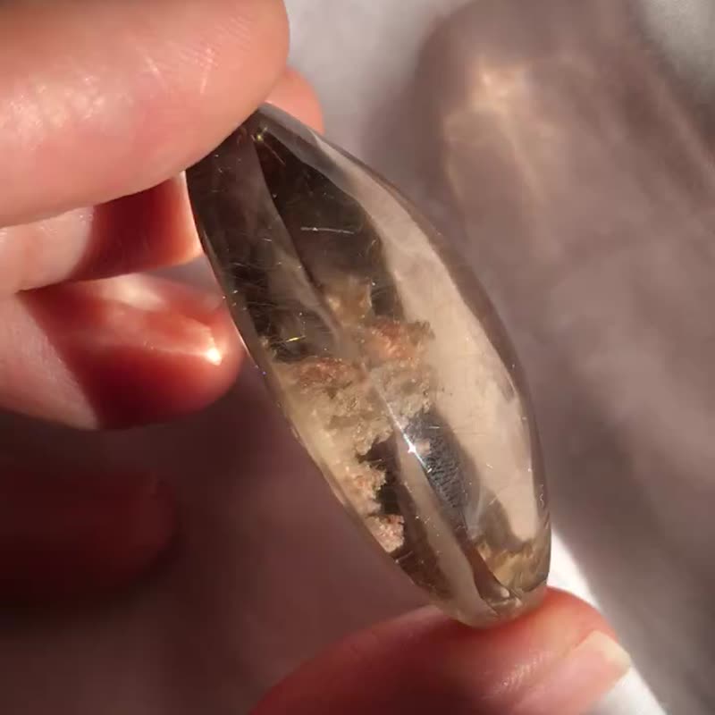 巴西 幽灵水晶 幽灵穿髪 金髪晶 高清 幽灵 摆设 手把玩 - 摆饰 - 水晶 卡其色