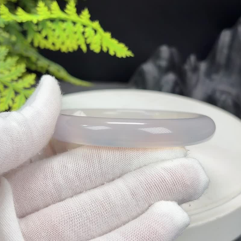 浅紫调 白色玛瑙手镯 60MM 冰润起光干净 玉髓手环 招财纳福平和 - 手链/手环 - 半宝石 白色