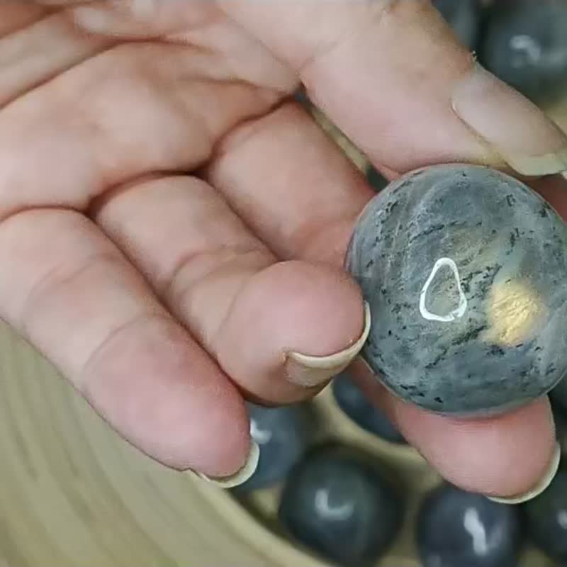 灰月光水晶滚石Gray Moonstone100g/矿石/脉轮石/冥想石/月光石 - 摆饰 - 水晶 