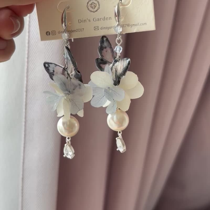 复古蝴蝶配绣球花耳环 - 耳环/耳夹 - 植物．花 蓝色