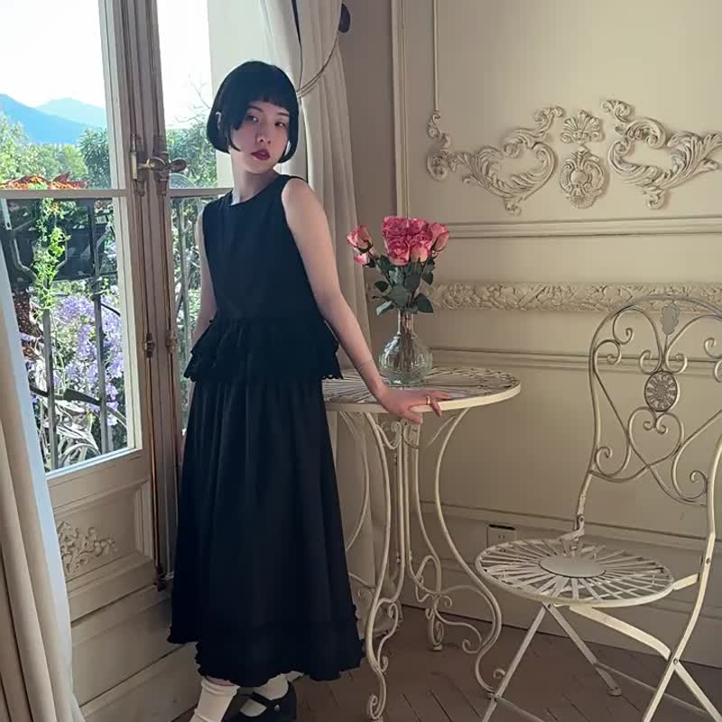 黑色 無袖圓領雙層鏤空小黑T恤 法式復古無袖小衫上衣 - 女装 T 恤 - 棉．麻 黑色