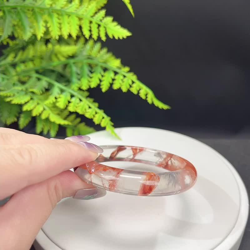 精品 鸩羽幽灵水晶手镯 55+MM 冰透彩虹闪片牛血红满景 吉祥运势 - 手链/手环 - 水晶 红色