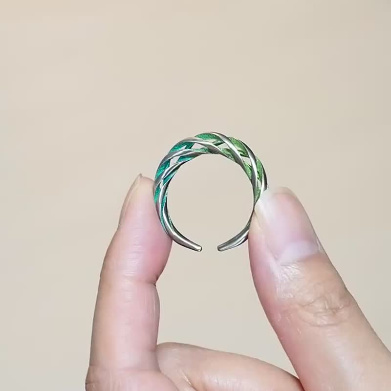 Vivid Green gradation Circle of Seasons - 戒指 - 其他金属 绿色