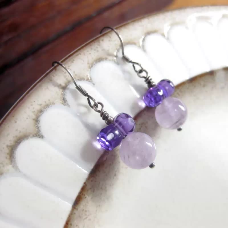 纯银设计耳环 紫水晶+巴西紫水晶+银(耳勾) - 耳环/耳夹 - 水晶 紫色