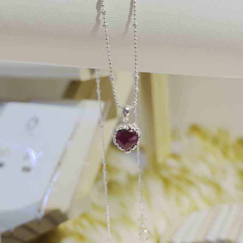 蕾丝交织特选红石榴爱心坠项链美容之石血液循环增加气色 - 项链 - 水晶 红色