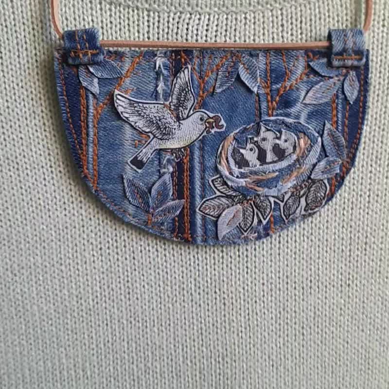 Bird Necklace Upcycled denim necklace Jeans necklace OOAK jewelry Denim art - 项链 - 其他金属 蓝色