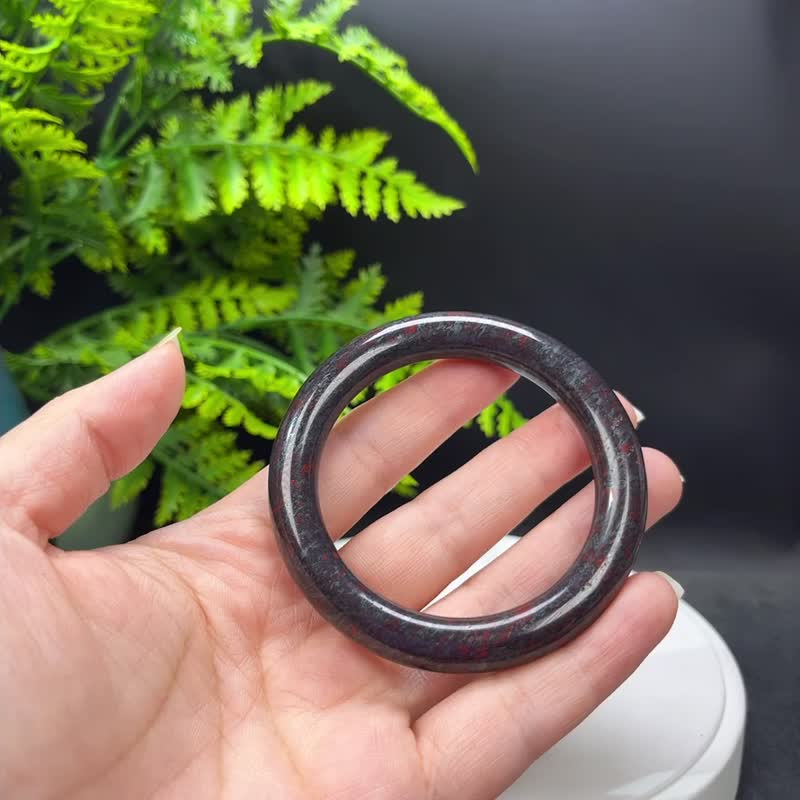 独特花红蔷薇玛瑙手镯 53MM 暗红玛瑙圆条手环 提升魅力 增强人缘 - 手链/手环 - 半宝石 红色