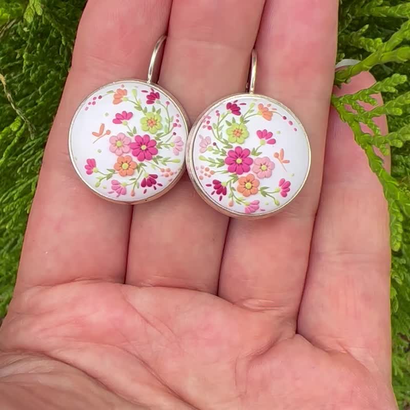 Floral Earrings Polymer Clay Earrings Wedding Earrings With Flowers - 耳环/耳夹 - 粘土 白色