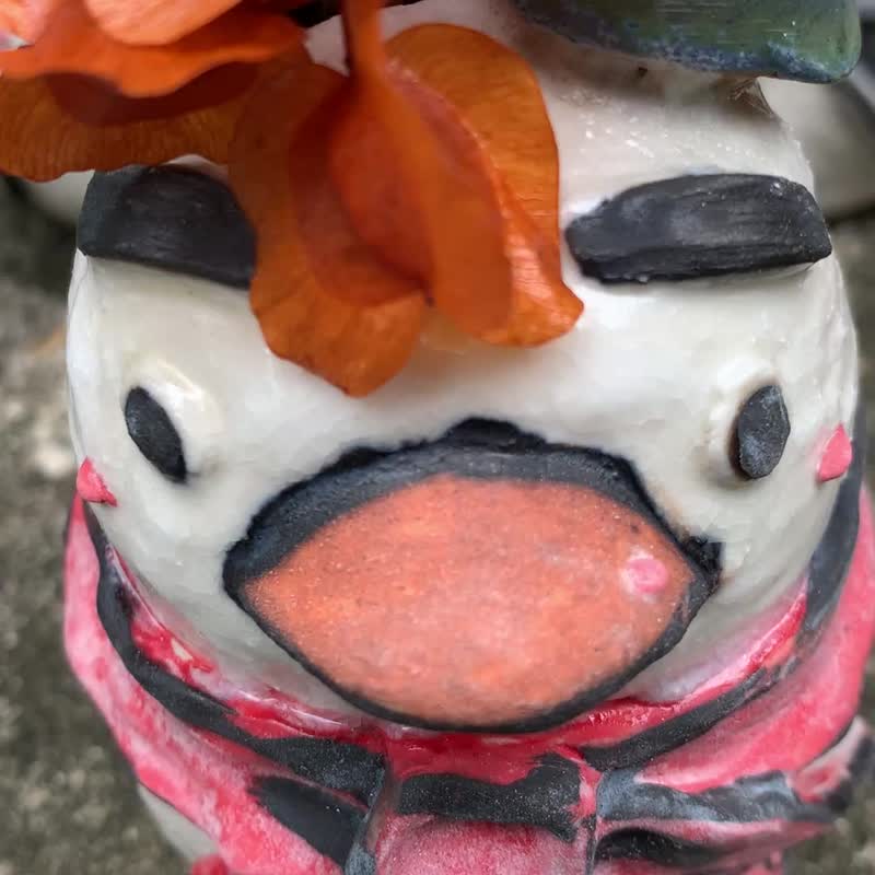 神秘雪人鸟鸟/小花器/干燥花/公仔/瓷偶/疗愈 - 玩偶/公仔 - 陶 白色